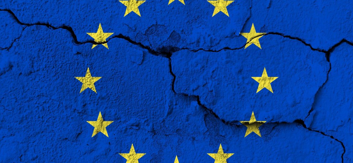 Europe,Flag,,Flag,Europe,On,A,Wall,With,Cracks